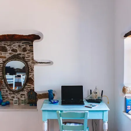 Blue & White: An Absolute Aegean Dream House 갈리니