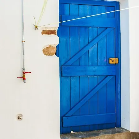 Blue & White: An Absolute Aegean Dream House 갈리니
