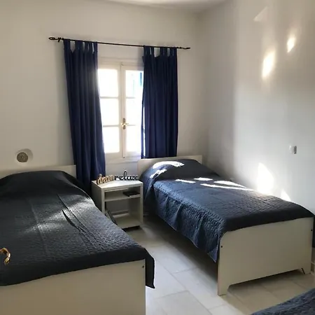 Blue & White: An Absolute Aegean Dream House 갈리니