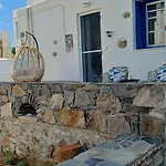 Feriehus Blue & White: An Absolute Aegean Dream House *