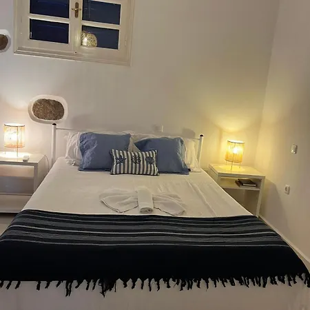 Tatil Evi Blue & White: An Absolute Aegean Dream House *