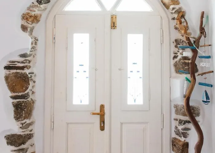 Blue & White: An Absolute Aegean Dream House *